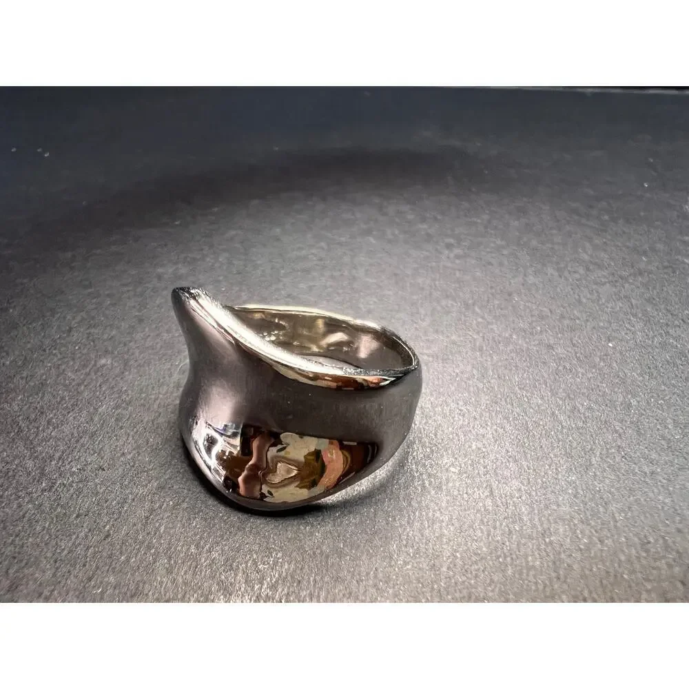 Vintage sterling silver ring size 8